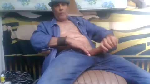 SUCKITU812 online show from 17, 10, 2025