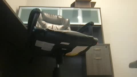 Snapshot of suckonthis318 chatting on 10, 3, 2025 suckonthis318 online show from 10, 3, 2025