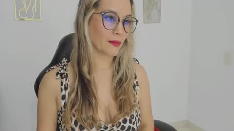 sugar_milff online show from 8, 10, 2025