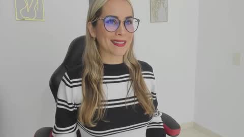 sugar_milff online show from 25, 10, 2025