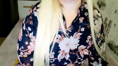 Snapshot of sugarkissx chatting on 17, 9, 2025 sugarkissx online show from 17, 9, 2025