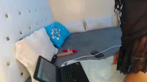 Snapshot of sugarlips_05 chatting on 18, 12, 2025 sugar online show from 18, 12, 2025