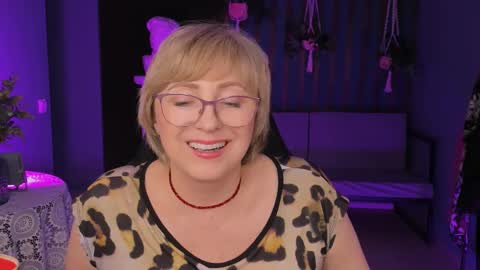 Vivien online show from 12, 3, 2025