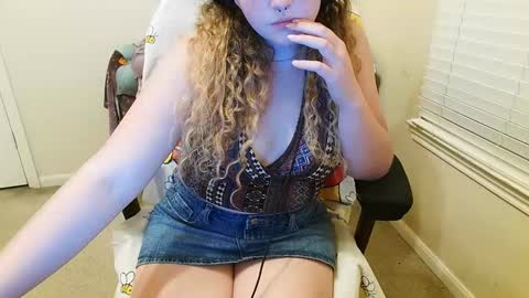 Snapshot of sugasunny chatting on 22, 10, 2025 sugasunny online show from 22, 10, 2025