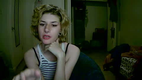 Snapshot of suicunebitch chatting on 8, 12, 2024 Ophelia online show from 8, 12, 2024