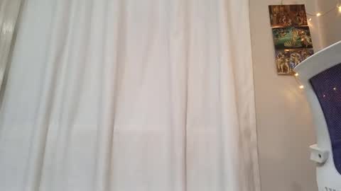 Snapshot of sullyniko chatting on 8, 11, 2025 Niko online show from 8, 11, 2025