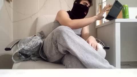 Snapshot of sullyniko chatting on 29, 11, 2025 Niko online show from 29, 11, 2025