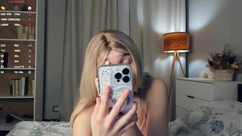 Snapshot of summer_lilac chatting on 26, 10, 2025 Nelly online show from 26, 10, 2025