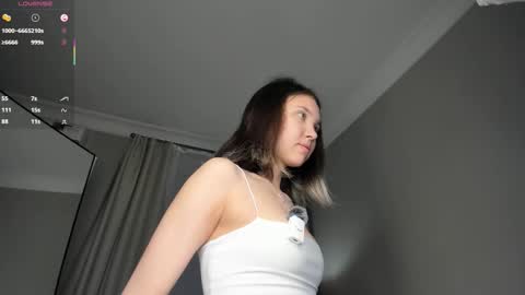 Snapshot of summer_lilac chatting on 17, 11, 2025 Nelly online show from 17, 11, 2025