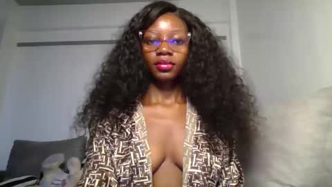 Snapshot of summerbuddy chatting on 8, 2, 2026 summerbuddy online show from 8, 2, 2026