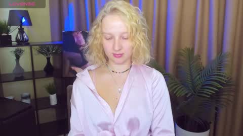 Snapshot of summerjem chatting on 8, 11, 2025 summerjem online show from 8, 11, 2025