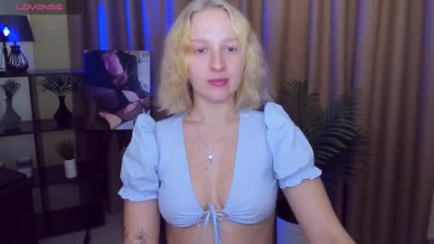 Snapshot of summerjem chatting on 9, 11, 2025 summerjem online show from 9, 11, 2025