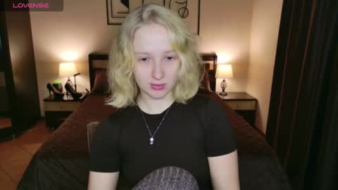 Snapshot of summerjem chatting on 2, 12, 2025 summerjem online show from 2, 12, 2025