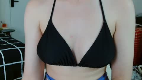 Snapshot of summerrrrrrrrr chatting on 4, 3, 2025 The real sugar baby Sam Summer online show from 4, 3, 2025