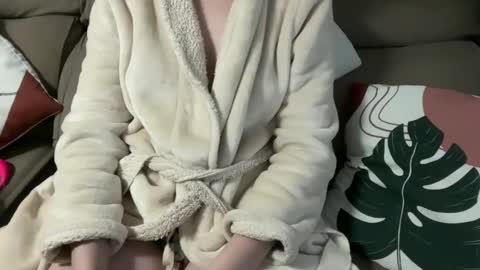 Snapshot of summerrrrrrrrr chatting on 18, 10, 2025 The real sugar baby Sam Summer online show from 18, 10, 2025