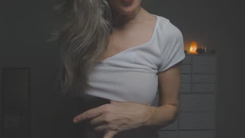 Hi Im Sunnie - Next show Friday August 1 online show from 19, 3, 2026