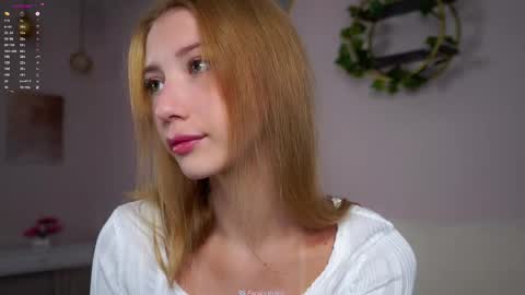 Snapshot of sunnmoonn chatting on 18, 10, 2025 Lily online show from 18, 10, 2025