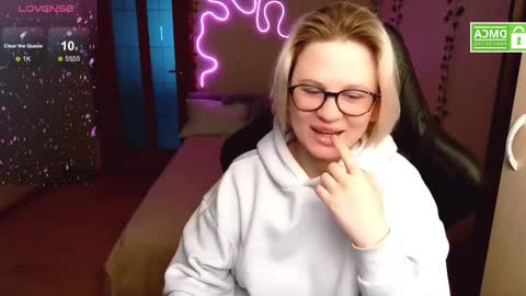 Snapshot of sunny_mood chatting on 10, 3, 2025 sunny mood online show from 10, 3, 2025