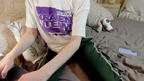 Alina   Streams Mon to Fri online show from 11, 11, 2025