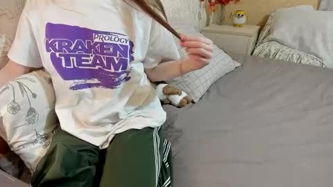 Alina   Streams Mon to Fri online show from 12, 11, 2025