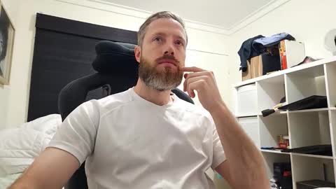 Sunnyoliv3 online show from 7, 10, 2025