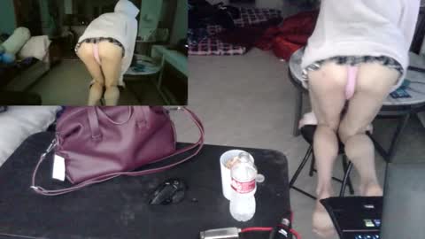 Snapshot of sunsetslauren chatting on 9, 3, 2026 Embarrassed Sissy Slut online show from 9, 3, 2026