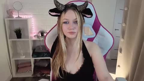 Snapshot of sunshine_angela chatting on 20, 11, 2025 ANGELA online show from 20, 11, 2025