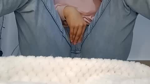 Annie online show from 26, 2, 2026