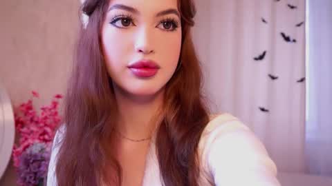 Hello My name Lola online show from 20, 11, 2025
