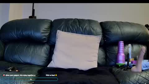 Snapshot of superduty5speed chatting on 23, 11, 2025 Thomas online show from 23, 11, 2025