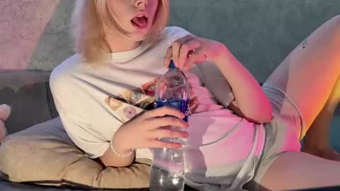 Snapshot of susan228 chatting on 12, 11, 2025 Vladiva online show from 12, 11, 2025