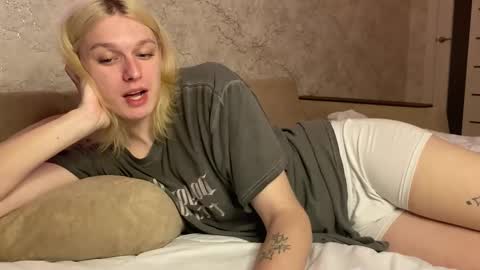 Snapshot of susan228 chatting on 27, 11, 2025 Vladiva online show from 27, 11, 2025