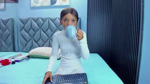 Snapshot of susana_sanchezz chatting on 3, 3, 2026 susana_sanchezz online show from 3, 3, 2026