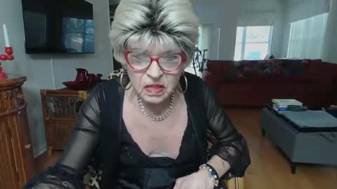 Snapshot of susanandlisa chatting on 11, 1, 2026 sexualsusan online show from 11, 1, 2026