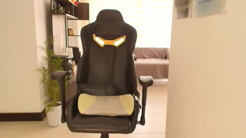 Susan Rhodes online show from 28, 10, 2025