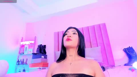 Sussan Nicole  online show from 27, 1, 2025