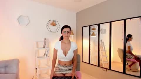 Sussan Keller online show from 15, 11, 2025