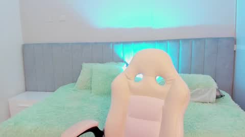 sussy_sweet4u online show from 12, 9, 2025