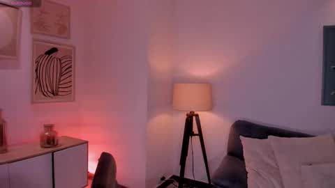 Sussy Bell online show from 6, 3, 2026