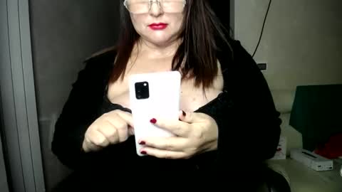 Curvy Charm online show from 13, 1, 2025