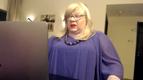 Snapshot of suzannebanci chatting on 19, 9, 2025 My name is Sissy or more fully Suzanna Aprilia Maria Mariquita Catarina Chinita Banci. Soy una puta - que chimba ladybug online show from 19, 9, 2025