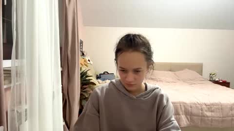 Lilu online show from 3, 10, 2025