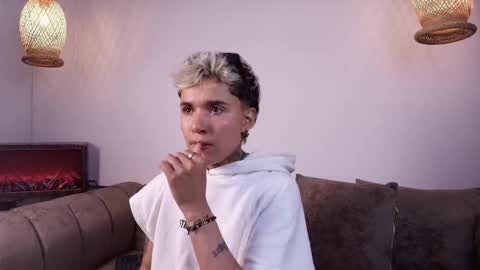 Snapshot of suzuwolf_dim chatting on 11, 11, 2025 suzuwolf_dim online show from 11, 11, 2025