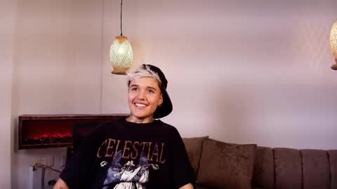 Snapshot of suzuwolf_dim chatting on 12, 11, 2025 suzuwolf_dim online show from 12, 11, 2025