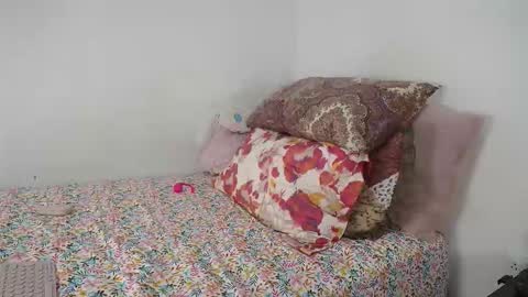 Snapshot of suzyitsstunning23 chatting on 19, 10, 2025 suzy online show from 19, 10, 2025