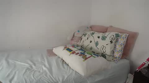 Snapshot of suzyitsstunning23 chatting on 25, 10, 2025 suzy online show from 25, 10, 2025