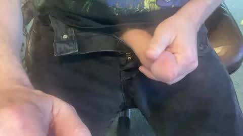 Snapshot of svscruz831 chatting on 6, 1, 2025 VersDad55 online show from 6, 1, 2025