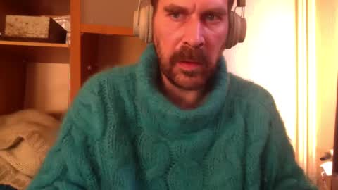 Snapshot of sweaterboy666 chatting on 27, 1, 2025 sweaterboy666 online show from 27, 1, 2025