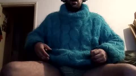 Snapshot of sweaterboy666 chatting on 22, 10, 2025 sweaterboy666 online show from 22, 10, 2025