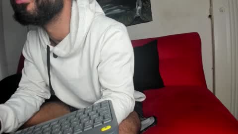 Snapshot of sweatyhairypig1 chatting on 19, 11, 2025 joel bliss online show from 19, 11, 2025